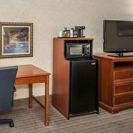 Quality Inn Каслтон Экстерьер фото