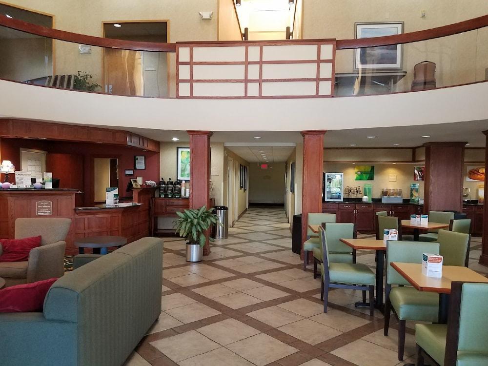 Quality Inn Каслтон Экстерьер фото