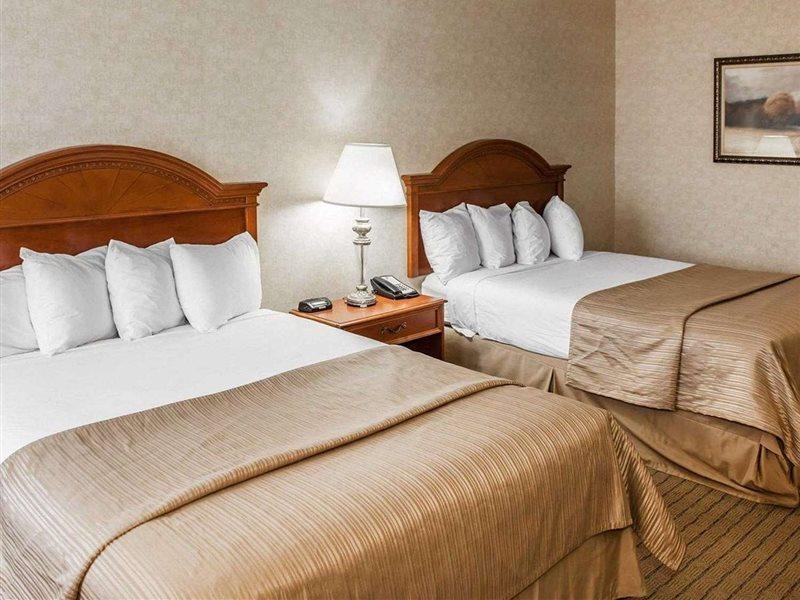 Quality Inn Каслтон Экстерьер фото