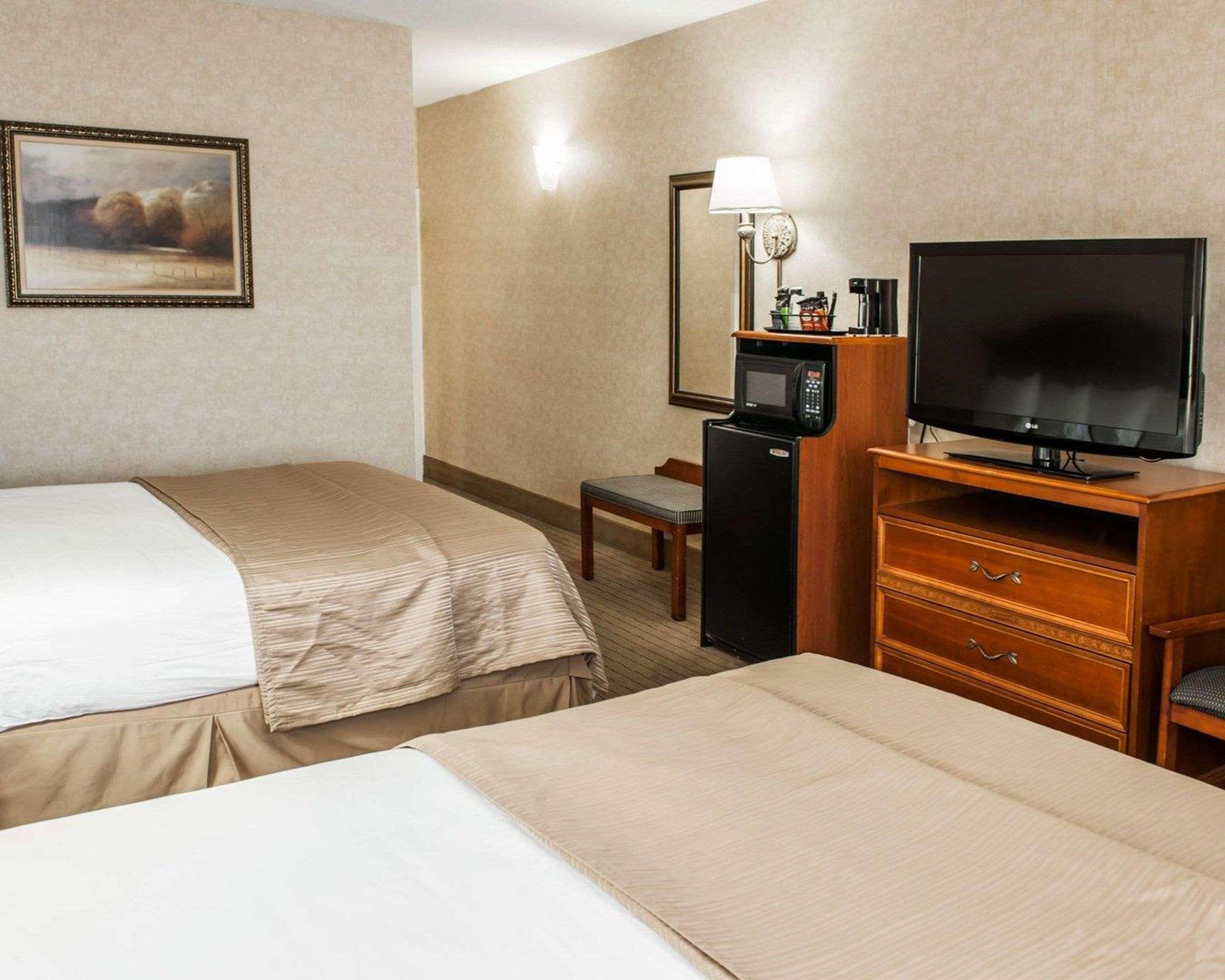 Quality Inn Каслтон Экстерьер фото