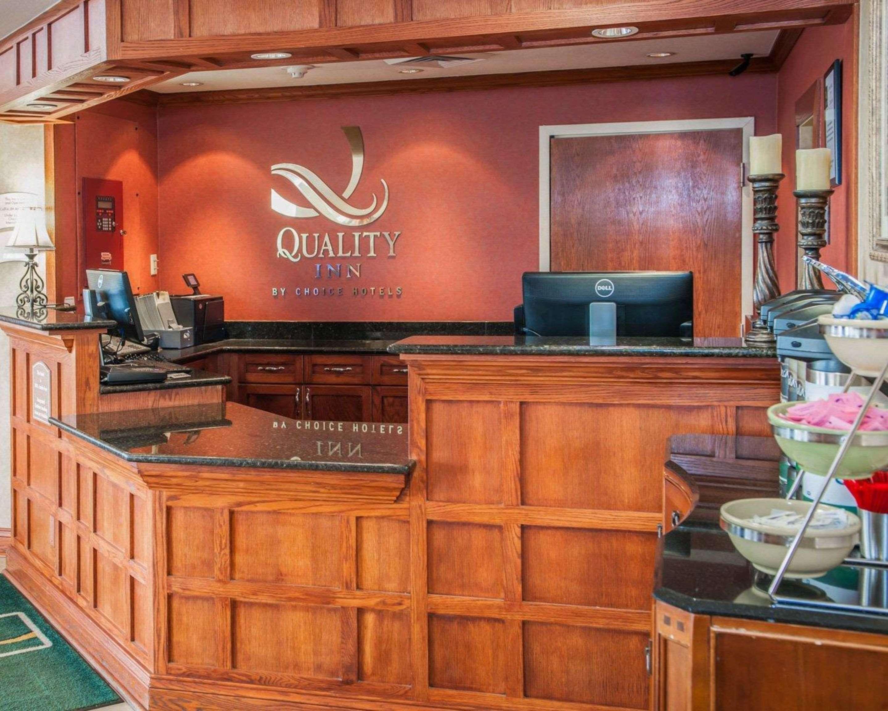 Quality Inn Каслтон Экстерьер фото