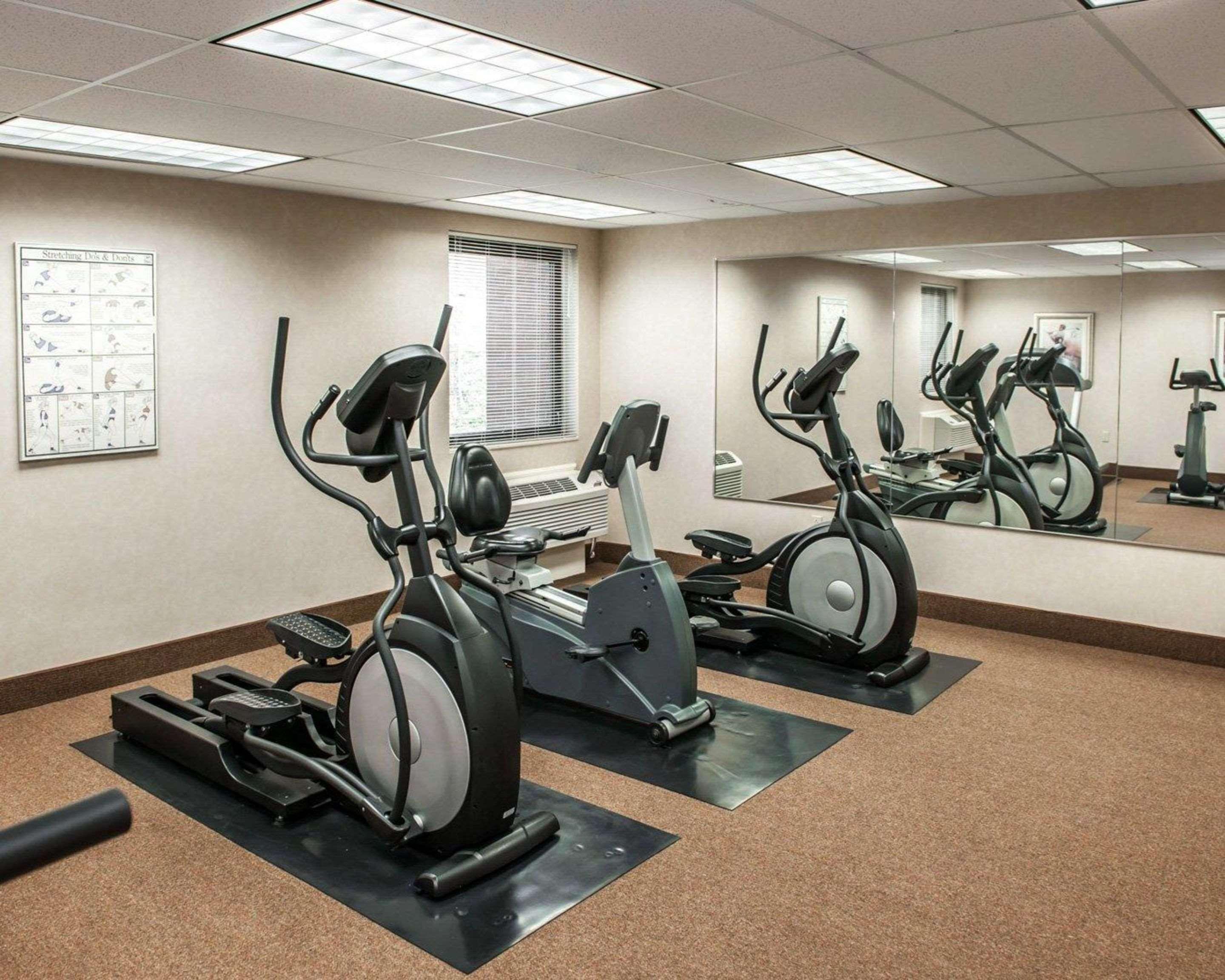 Quality Inn Каслтон Экстерьер фото